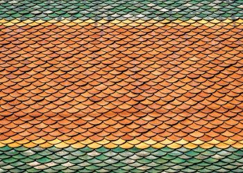 Rodzaje dachówek: Odkryj ich różnorodność i dowiedz się, jak prawidłowo montować i konserwować dachówki