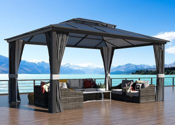 Lekki i trwały dach z poliwęglanu zapewnia ochronę przed deszczem oraz przepuszcza światło słoneczne