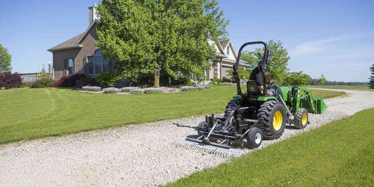 Właściwy zarządca drogi wydaje decyzję administracyjną zezwalającą na wykonanie zjazdu z drogi publicznej