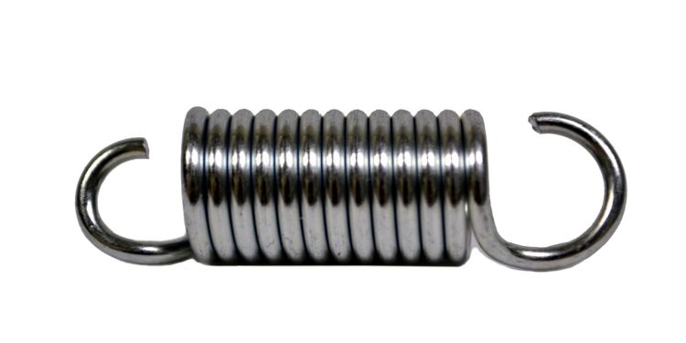 Fachowa regeneracja starych kanap wymaga precyzyjnej wymiany zużytych sprężyn na nowe elementy