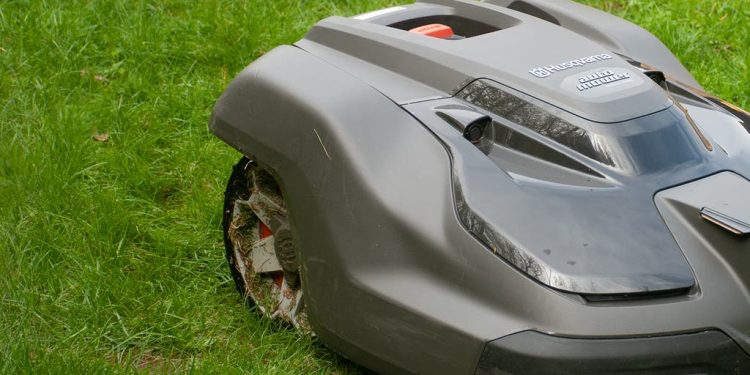 Husqvarna Automower to innowacyjna, cicha kosiarka automatyczna, precyzyjnie kosząca trawnik bez wysiłku użytkownika