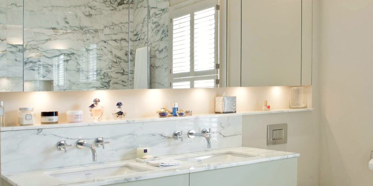 oświetlenie lustra łazienkowego