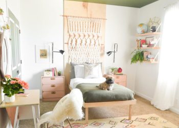 Rattanowe łóżko IKEA TARVA idealnie wpasuje się w klimat boho dzięki naturalnemu drewnu