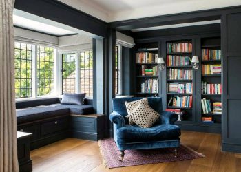 salon z domową biblioteką