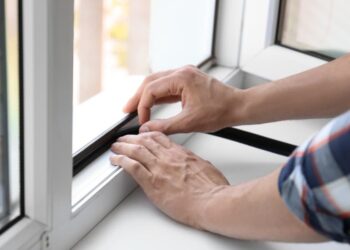 budowa - ocieplanie okna