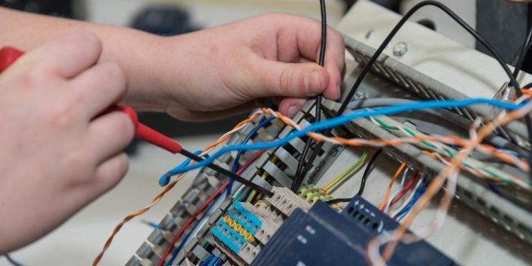 uprawnienia elektryk budowa domu