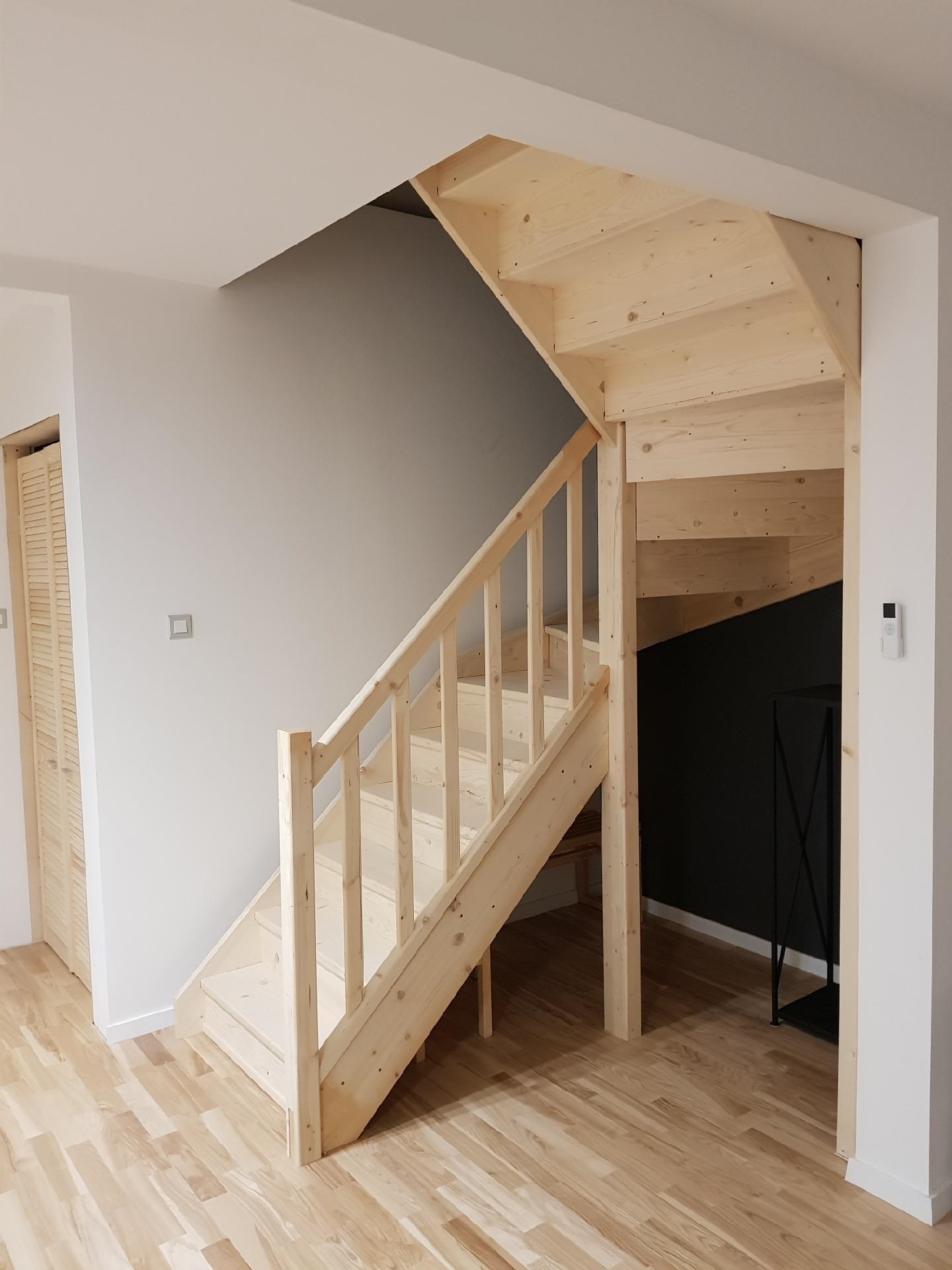 Tanie schody drewniane do samodzielnego montażu Sowosz