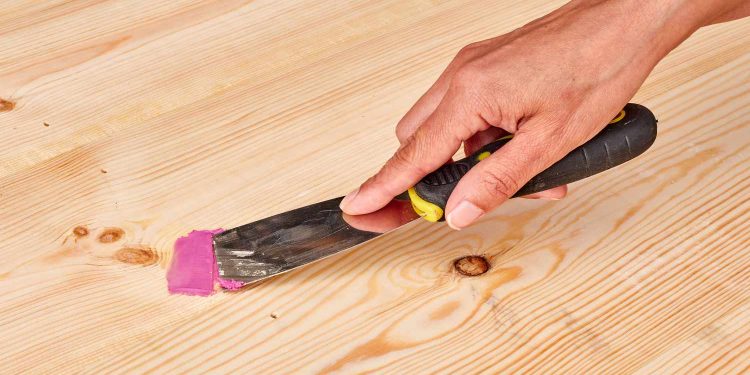 Ubytki-w-parkiecie-uzupelnij-kitem-drewnianym_1