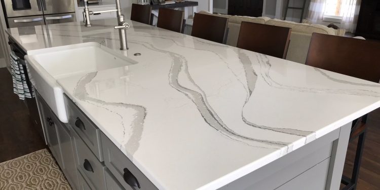 blaty laczymy specjalnym lacznikiem meblowym