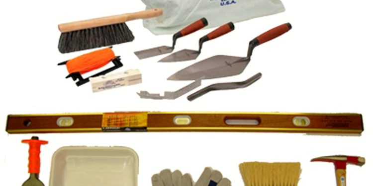zestaw narzędzi ręcznych dla murarza (1)