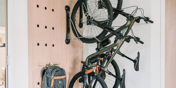 Wieszak na rowery w domu