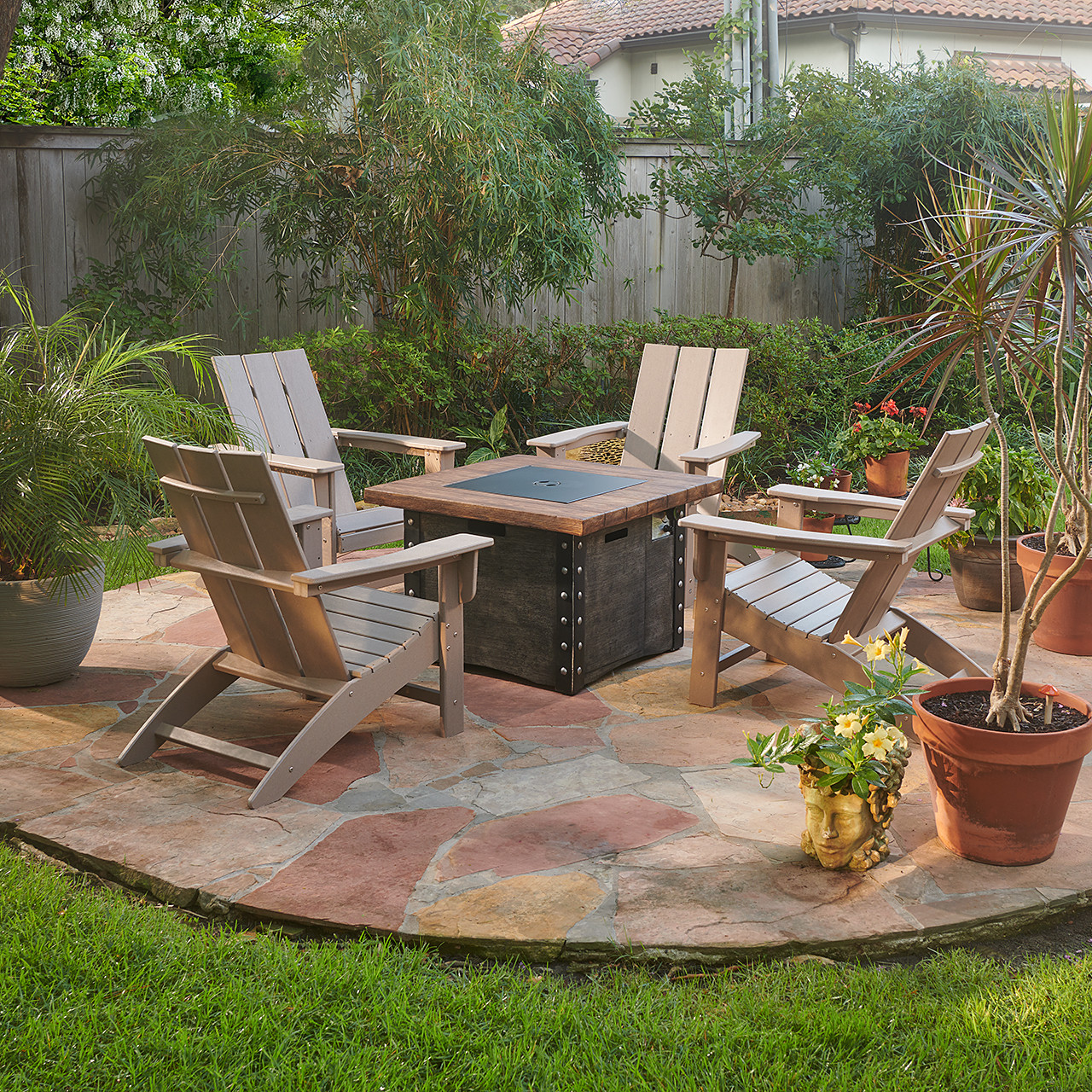 Palenisko LED z oświetleniem nocnym Nowoczesne palenisko z podświetleniem LED i płomieniami widocznymi przez szkło hartowane