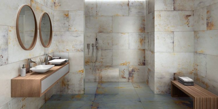 nowoczesna łazienka z antypoślizgową podłogą płytek i otwartym tarasem w tle