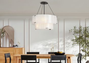 img 2459 wiszaca lampa nad okraglym stolem